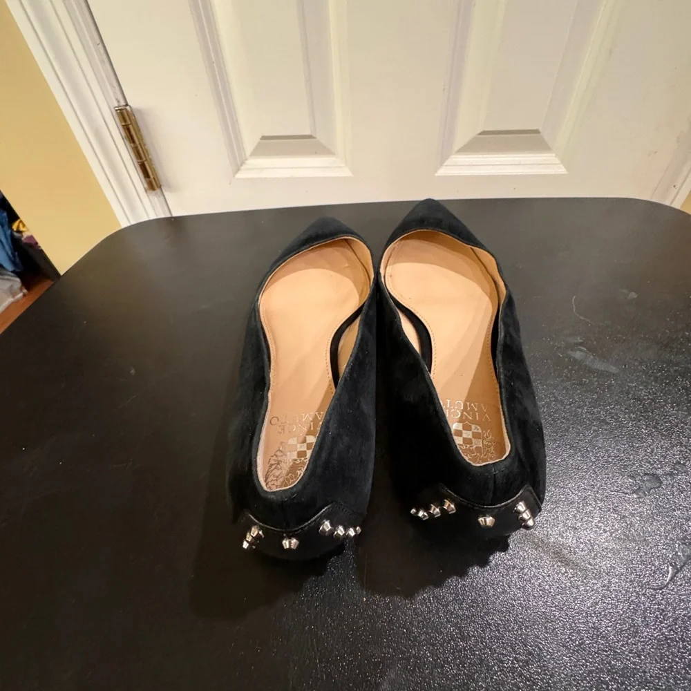 Vince Camino size 8 black suede pointed toe studded back detail